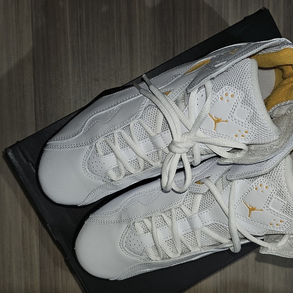 Jordan retro #7 YELLOW ,BLACK & WHITE SZ 7Y/7M - Picture 12 of 12